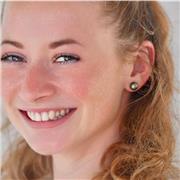 Professeur de Yoga et danseuse professionnelle mes cours varient entre flow et Hata selon vos besoins et vos attentes!